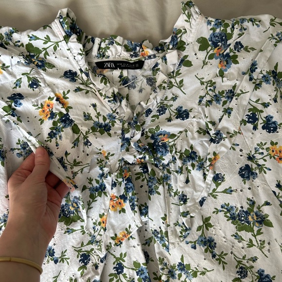 Zara Floral Blouse - Picture 4 of 9